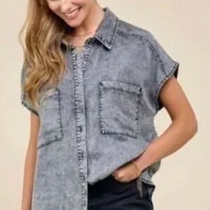 Jane + Delancey Gray Acid Wash Chambray Short Dolman Sleeve Button Up Top M NWT